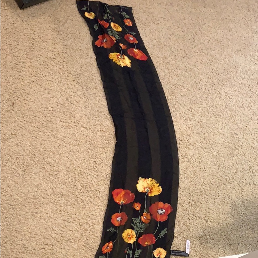 Brand New Ellen Tracy Shawl